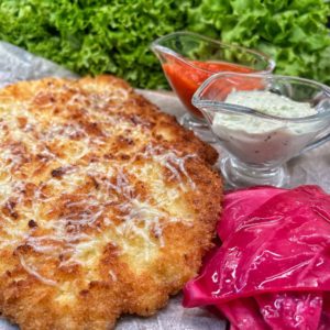 Свиной шницель с маринованной капустой
