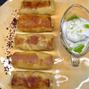 Блинчики с мясом птицы и сметаной